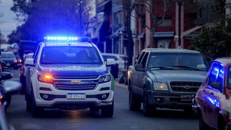 Hicieron un boquete en un comercio de La Plata y se llevaron $12 millones en efectivo Hicieron un boquete en un comercio de La Plata y se llevaron $12 millones en efectivo