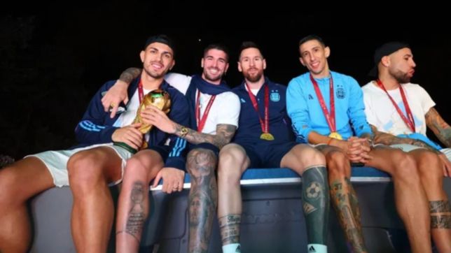 video: un cable casi tira messi, di maria y otros tres jugadores del micro de la seleccion