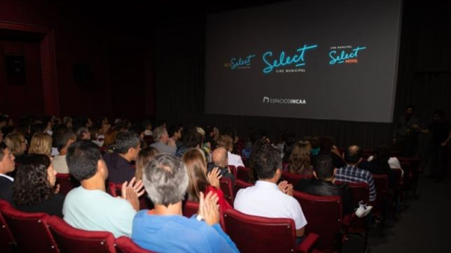 con dos funciones a sala llena, se estreno desamparados bajo el agua