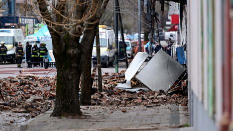 Autorizaron la demolición del depósito que se quemó en pleno centro de La Plata