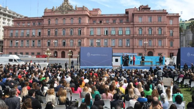 alberto fernandez puso en funciones a las tres nuevas ministras del gabinete nacional
