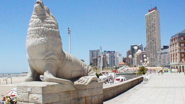 temporada de verano: habra dos fechas de inicio y centros de aislamiento en toda la costa