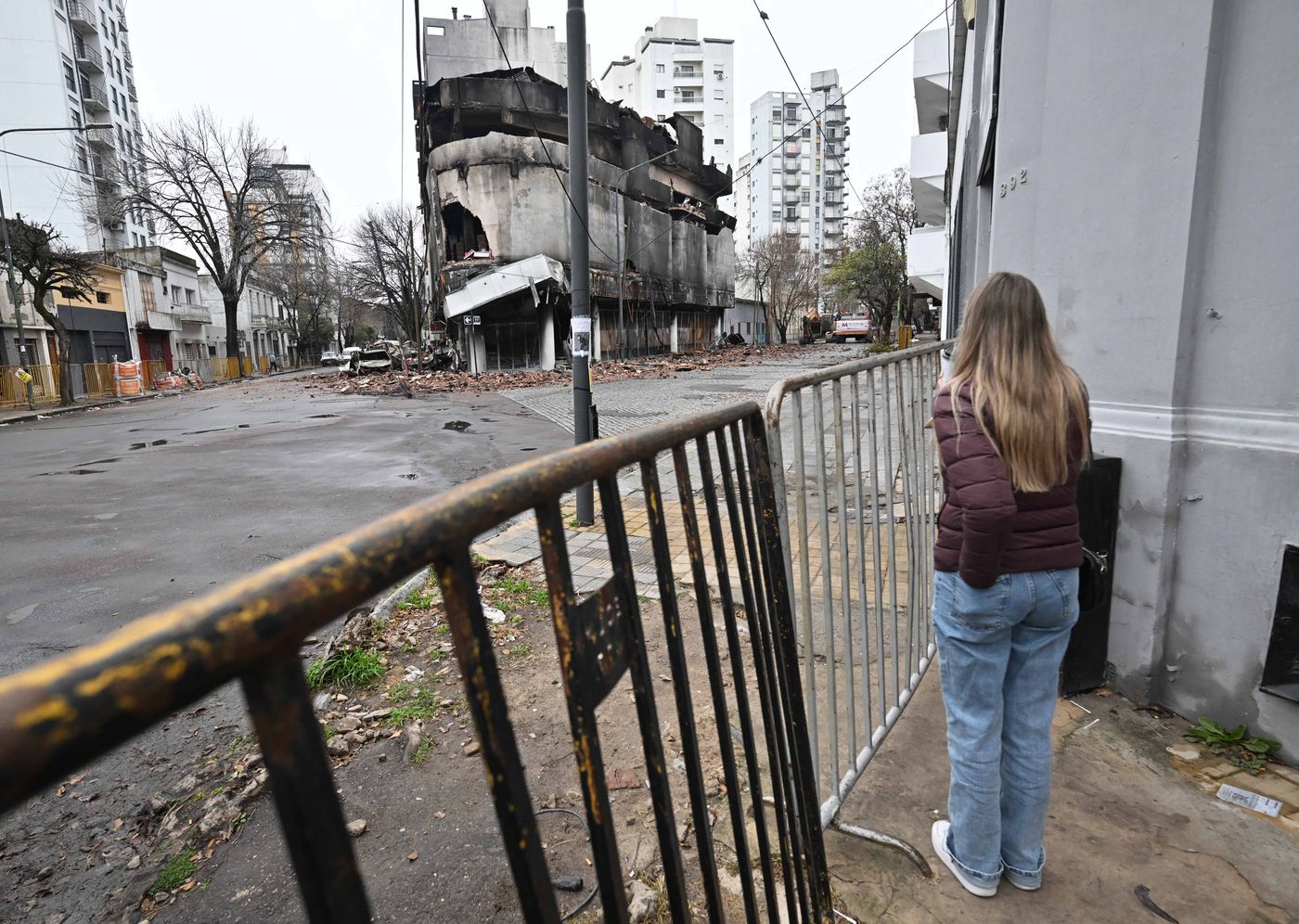 Incendio y derrumbe demolición del depósito de diagonal 77 (2)