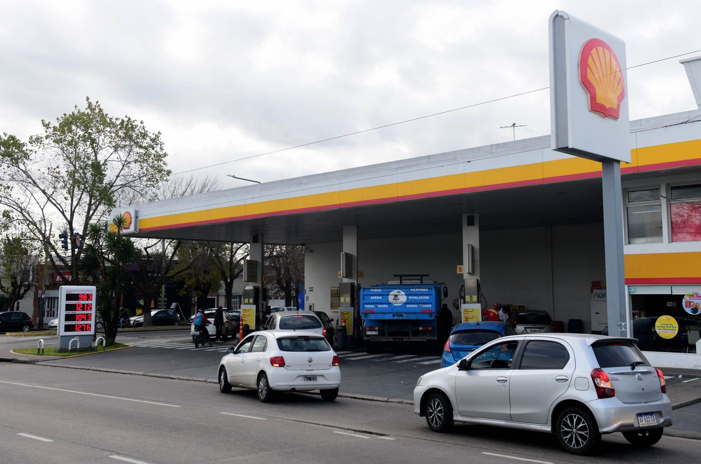 Sube la nafta y se normalizó el GNC: el impacto en las estaciones de  servicio de La Plata