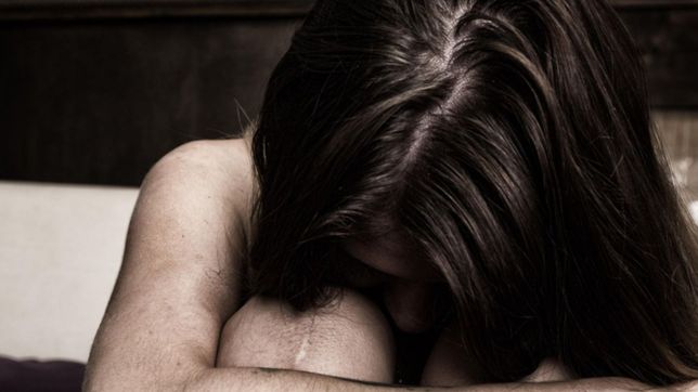 una joven de 18 anos denuncio que su papa la abuso en su casa de berisso