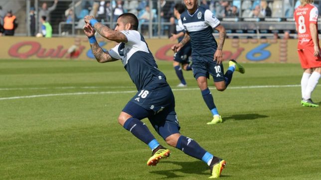 la vuelta de ayala: cuanto hace que no juega y sus numeros con la camiseta de gimnasia