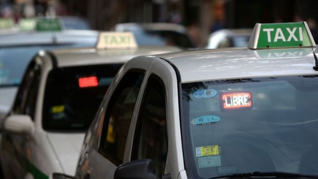 aprobaron un nuevo aumento de los taxis y habra tarifa nocturna en la plata