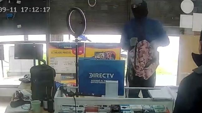 hablo el comerciante que le quito el arma a un ladron en la plata: invocamos a jesus