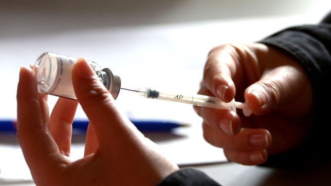 el gobierno nacional anuncio que la vacunacion contra el dengue comenzara en agosto