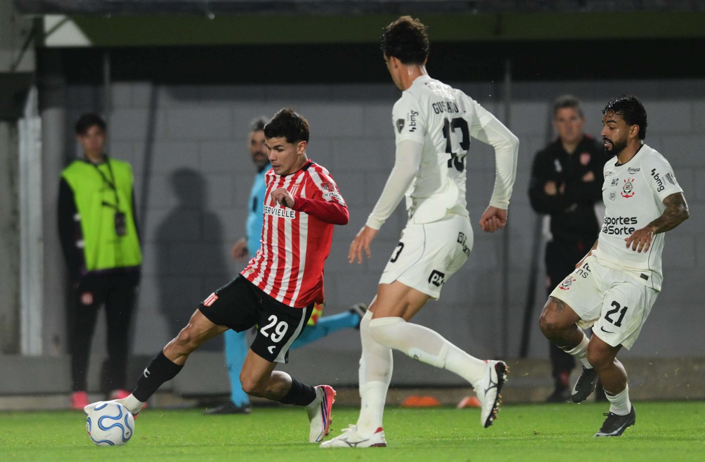 Estudiantes empató 0 a 0 ante Corinthians en la ida.