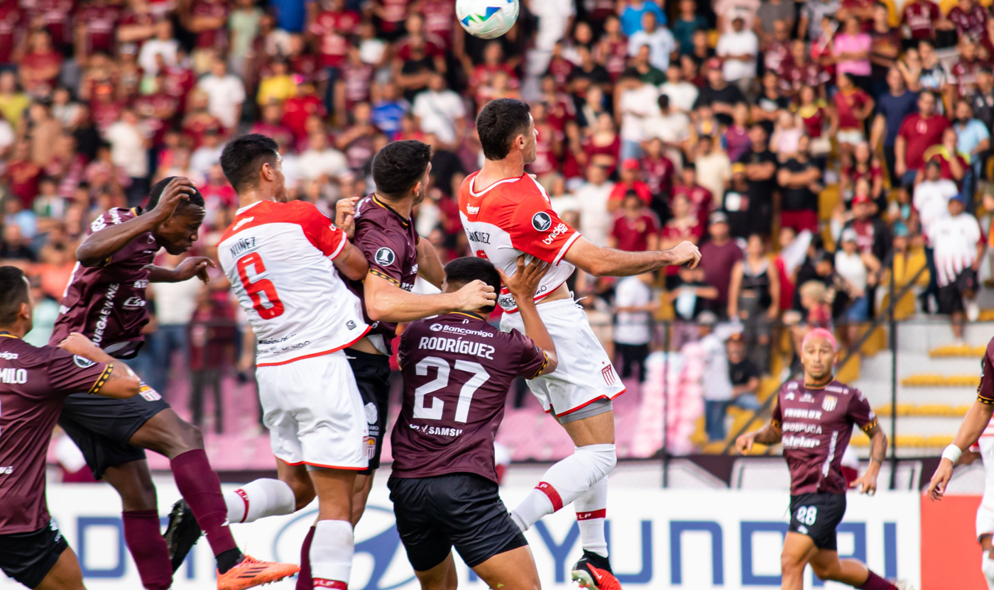 Estudiantes Carabobo Núñez cabezazo.png