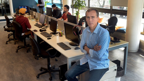 Amenazaron e intentaron hackear al periodista platense Hugo Alconada Mon