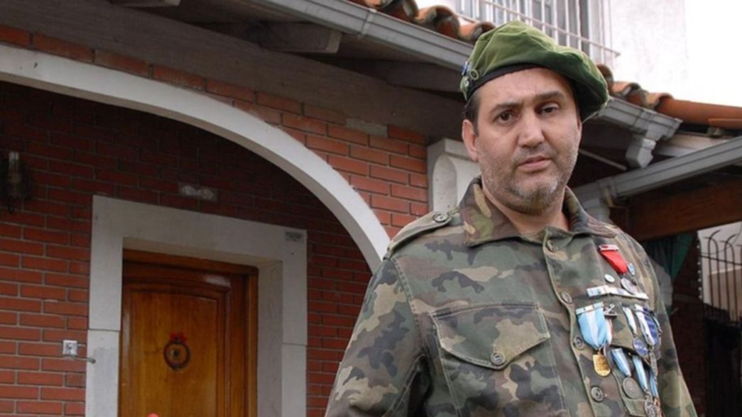 La historia del ex combatiente del Regimiento 7 de La Plata que recuperó el casco que le salvó la vida