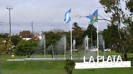 la fuente de la rotonda de acceso a la plata fue renovada y volvio a funcionar en todo su esplendor