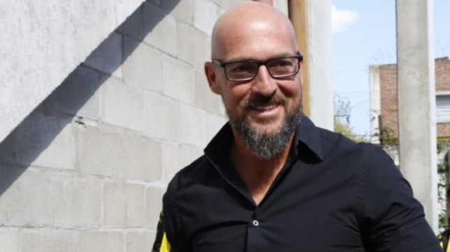 las insolitas vivencias de orfila por su pasion por el futbol, en el cine con sus hijos o cenando con su esposa