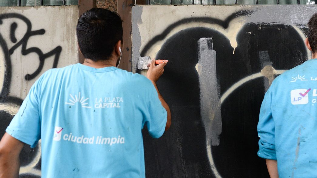 La Municipalidad de La Plata ya intervino casi 4.500 frentes en La Plata con el plan Ciudad Limpia