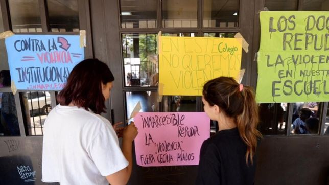 los alumnos de la legion rechazaron el regreso de la directora acusada de maltratatos