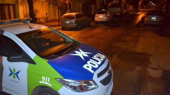 entraron por una ventana, les desvalijaron la casa y escaparon con todos sus ahorros