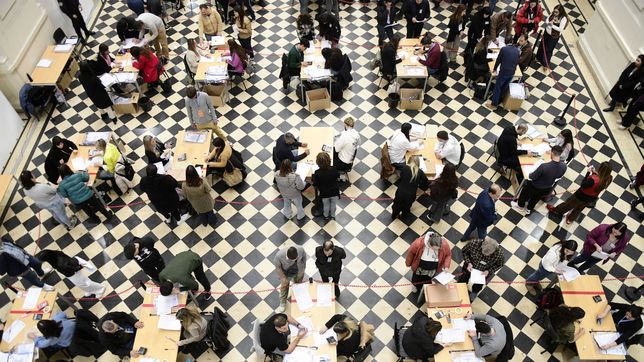 la junta electoral oficializo quienes asumiran como diputados y concejales en la plata