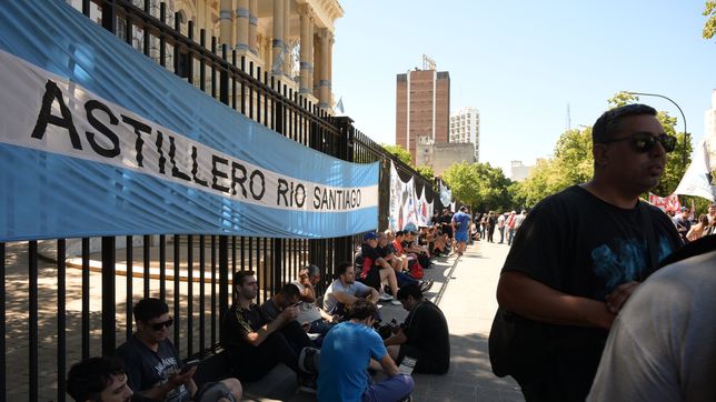 pese a la protesta, los trabajadores del astillero se fueron sin respuestas de gobernacion