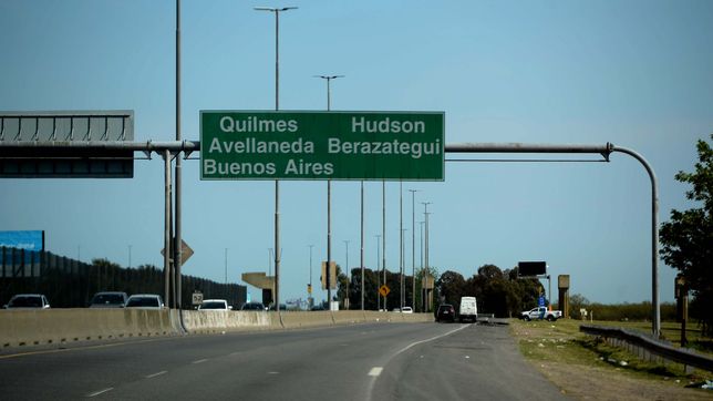 dos policias murieron en una bajada de la autopista en medio de una cinematografica persecucion