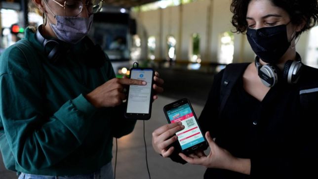 piden que el pase sanitario tambien sea obligatorio en trenes, combis y aviones