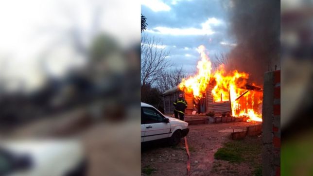 una pareja de la plata con cinco hijos perdio todo en el incendio de su casa y pide ayuda