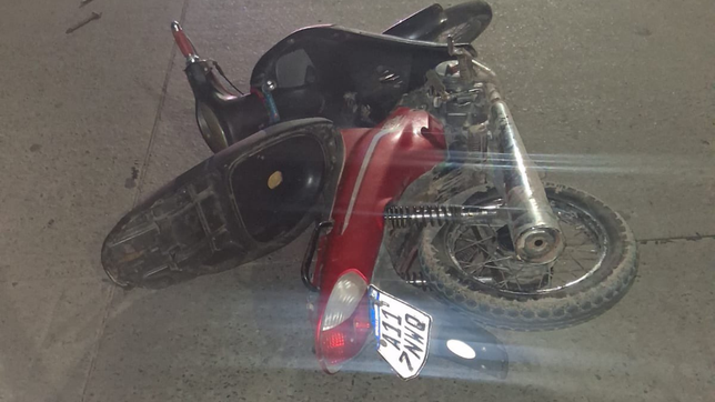 un joven en moto murio y otro resulto herido tras un accidente en melchor romero