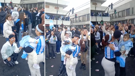 Le pidió casamiento a su novia durante los festejos por el triunfo de la Selección argentina y desató una ovación Le pidió casamiento a su novia durante los festejos por el triunfo de la Selección argentina y desató una ovación