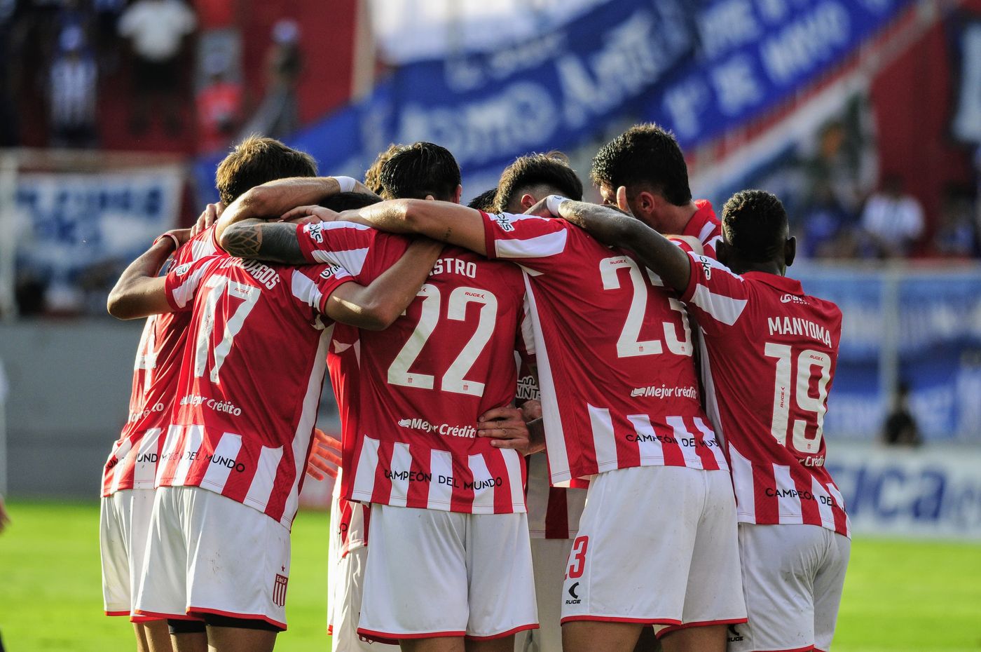 Estudiantes Sarmiento de La Banda festejo gol.jpeg