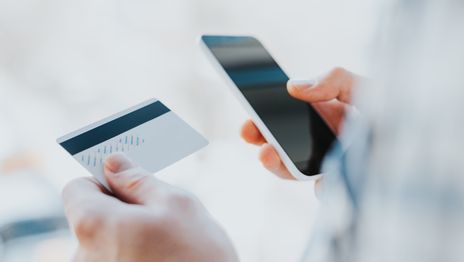 Un matrimonio fue víctima de una estafa virtual en La Plata y perdió sus ahorros Un matrimonio fue víctima de una estafa virtual en La Plata y perdió sus ahorros