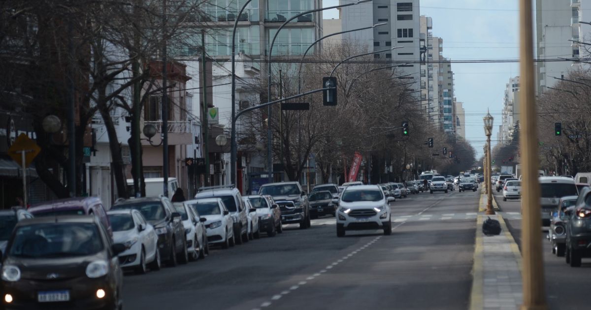 ¿Hasta qué hora seguirá el paro de micros que afecta a La Plata y el ...
