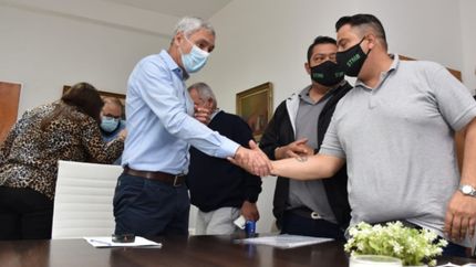 Cagliardi perdió la pelea salarial y cerró una suba de 50% con los municipales de Berisso