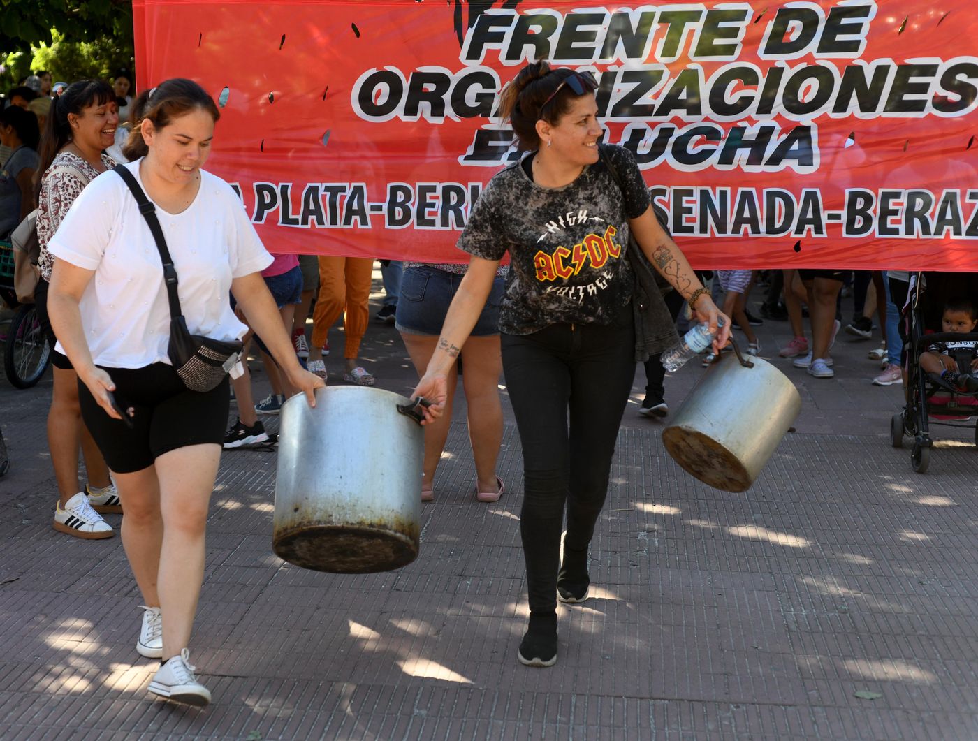 ollas populares ollas vacias economia fol organizaciones sociales plaza san martin-0008.JPG