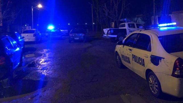 golpearon y ataron a una familia para robarles todo