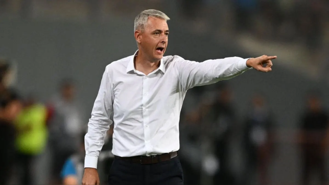 el entrenador de la universidad catolica se refirio al caso de fernando zuqui