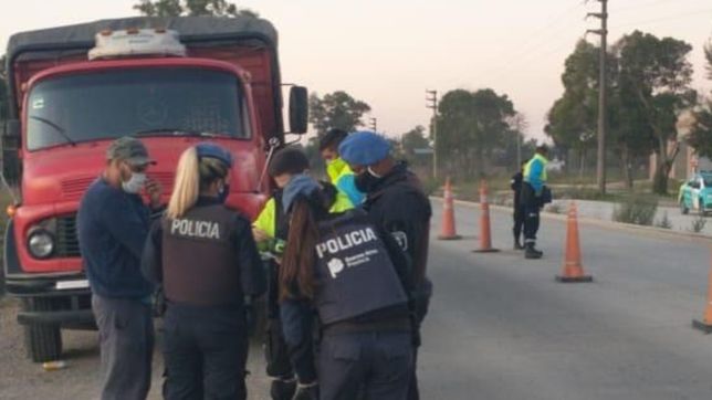 detuvieron a tres camioneros borrachos que viajaban sin permiso de boedo a la plata