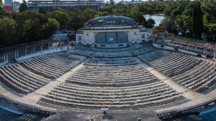 La Provincia lanzó una nueva licitación para restaurar completamente a nuevo el Teatro del Lago