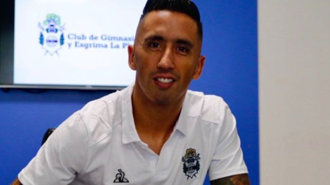 maradona tiene al goleador que queria: lucas barrios arreglo y se pone la del lobo