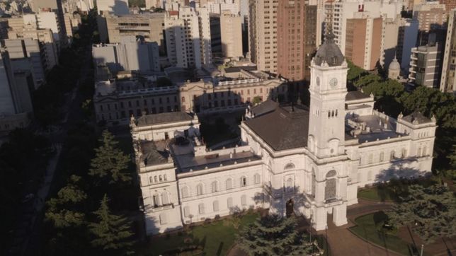 area por area, asi gasto julio garro el presupuesto municipal del 2021