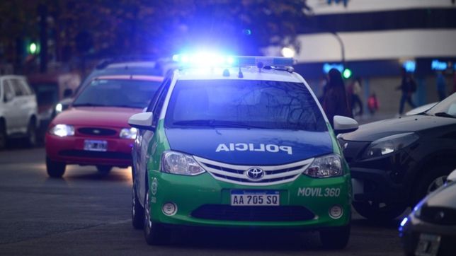atacaron a un joven con un cuchillo de cocina en pleno centro de la plata