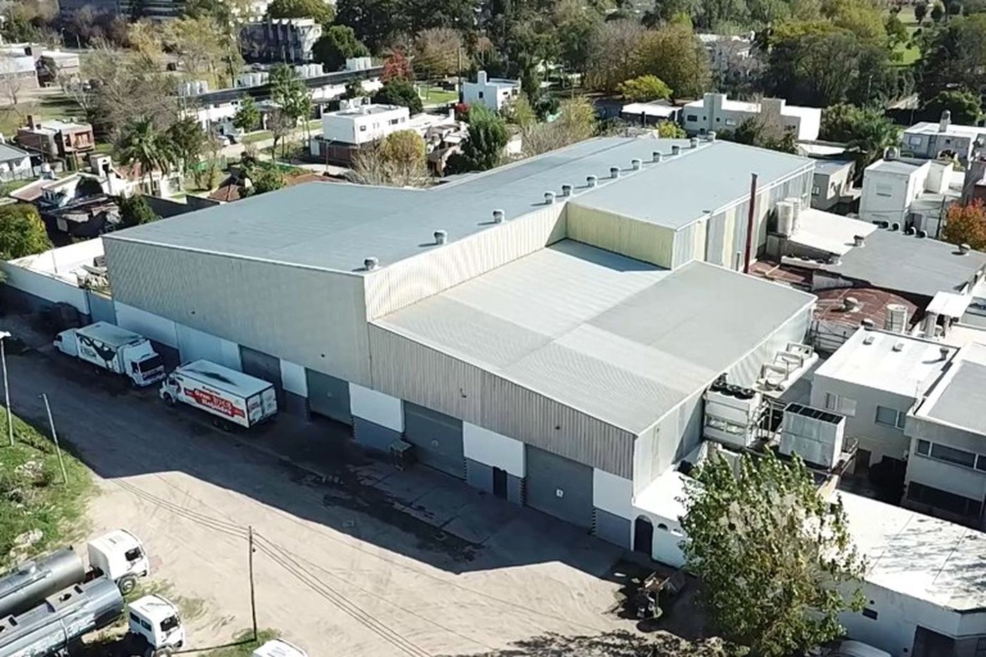 La fábrica con sede en Gonnet fue blanco de um millonario ataque boquetero.