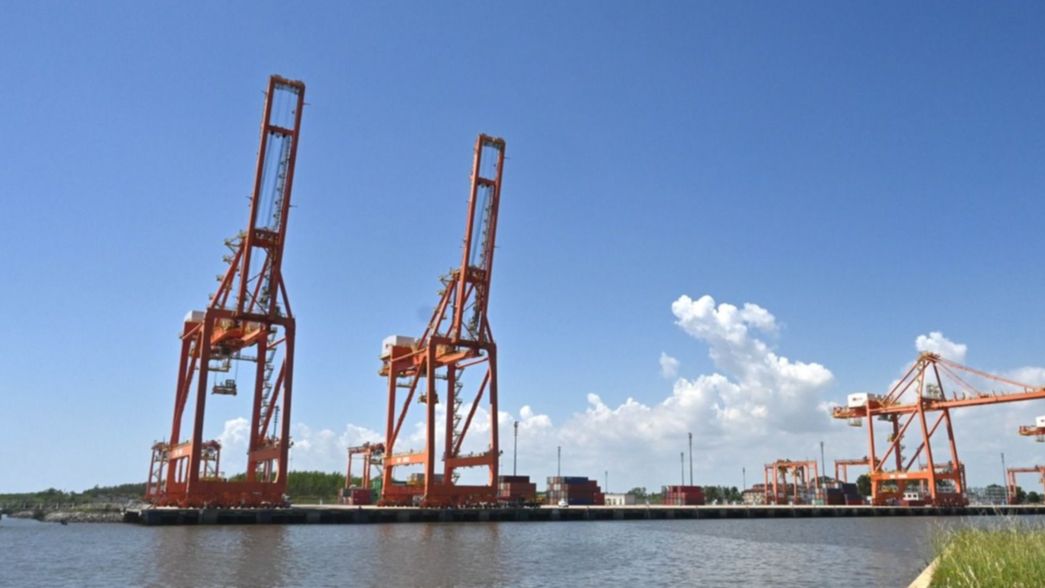 Gollan recorrió el Puerto La Plata y destacó su potencial para la reactivación económica