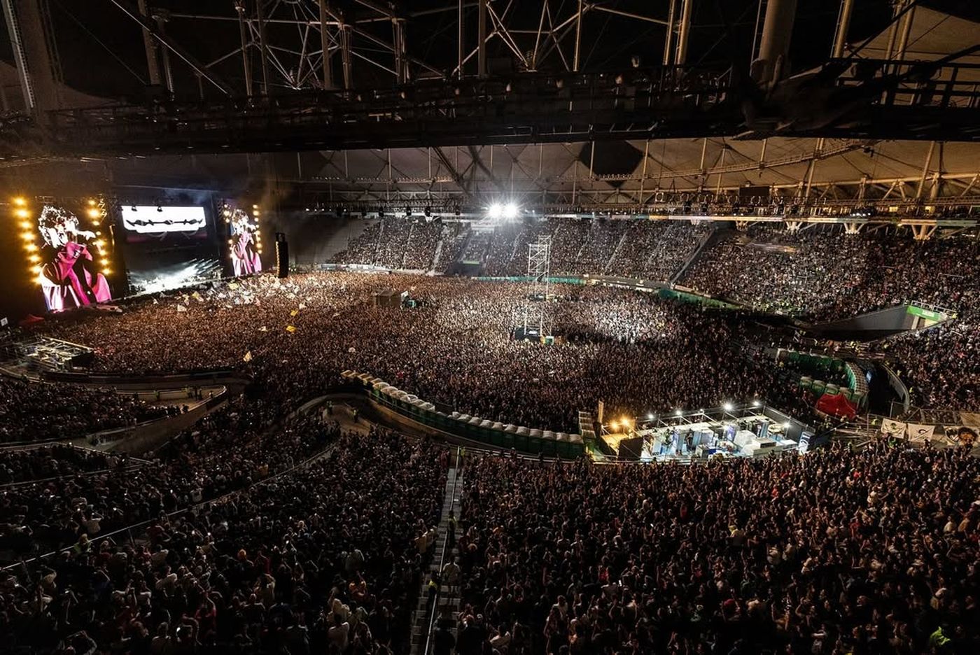 Con siete fechas agotadas, Los Piojos siguen sonando en el Estadio Único de La Plata. Con siete fechas agotadas, Los Piojos siguen sonando en el Estadio Único de La Plata.