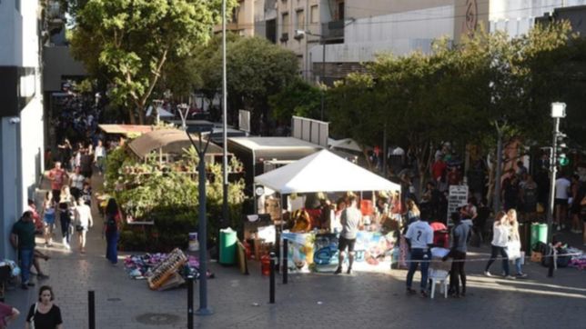 asi vive la ciudad una nueva noche de ofertas navidenas en calle 8