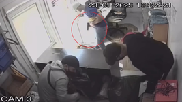 con armas, barbijos y gorras, asi fue el millonario golpe comando en el frigorifico gorina con armas, barbijos y gorras, asi fue el millonario golpe comando en el frigorifico gorina