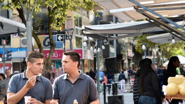 shows, food truck y mas: este sabado se viene tardes en el centro en calle 8