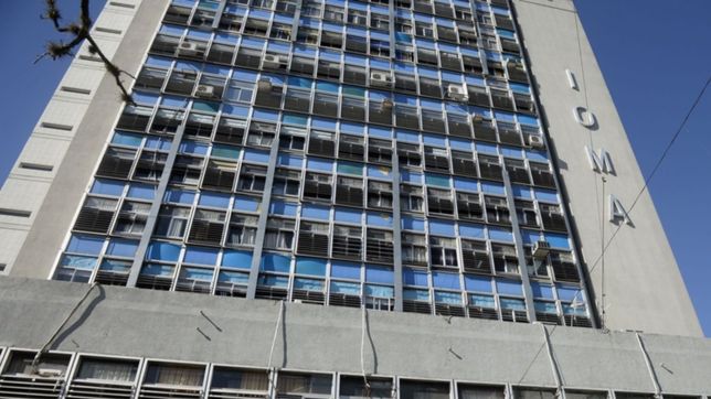 en medio de la pandemia, los cuidadores domiciliarios reclaman a ioma por hasta 8 meses de atraso en los pagos