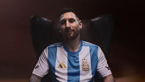 Lionel Messi Selección Argentina YPF.jpg