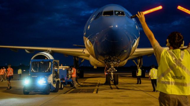 llega el segundo vuelo de la operacion beijing con 371.200 vacunas de sinopharm